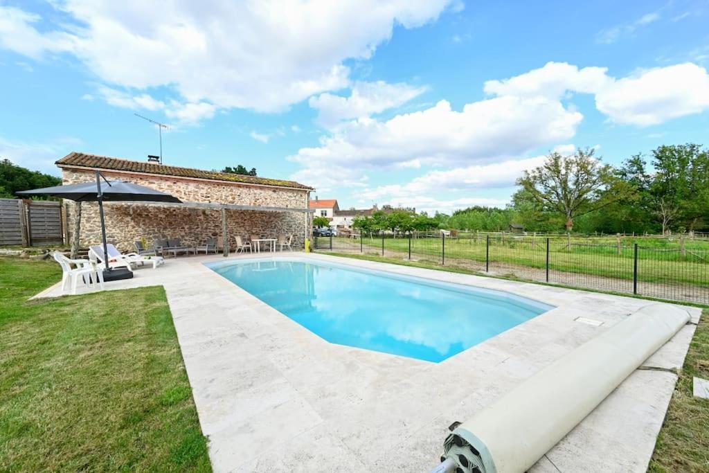 Villa L'Evasion En Pierre Piscine Et Etang Prive Sevremoine Exterior foto